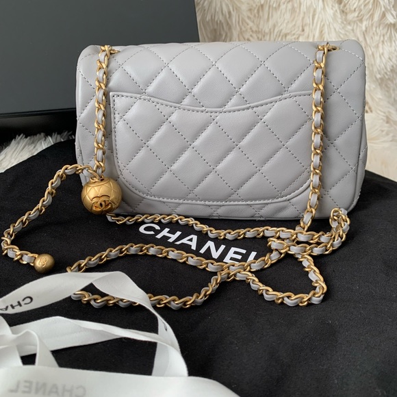 SOLDAuthentic Chanel Pearl Crush mini 21B - Picture 10 of 12
